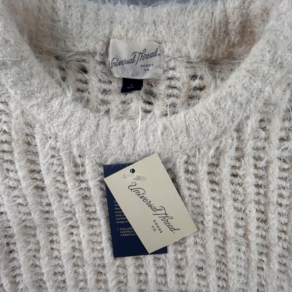 Universal Thread Cream Cropped Cozy Fuzzy‎ Sweater Women's Large Winter Cabin - Picture 5 of 11
